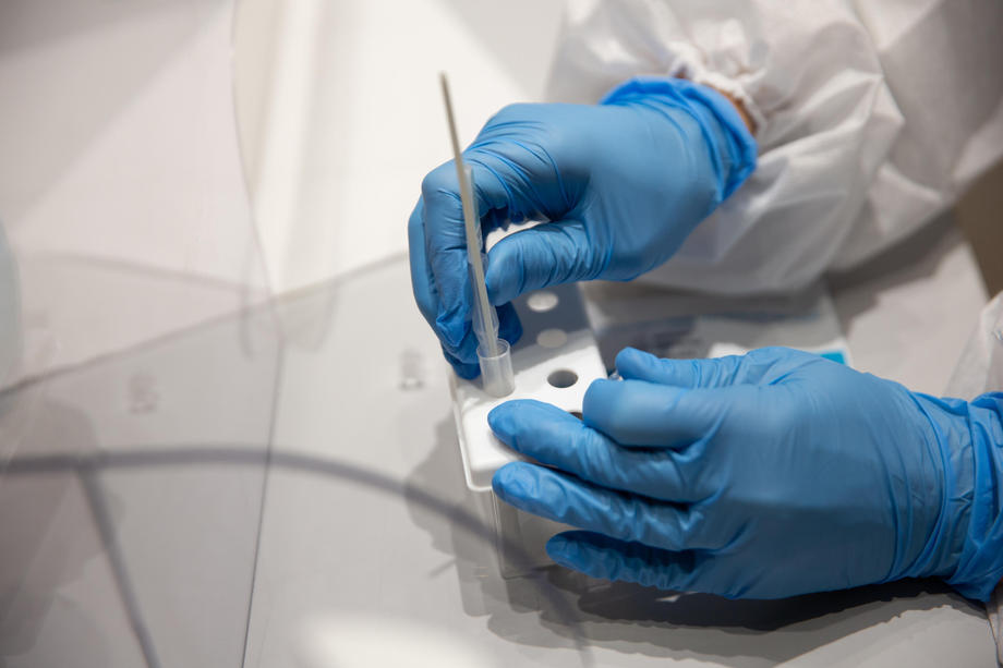 Austrija školama daje pet miliona kompleta za testiranje na koronavirus